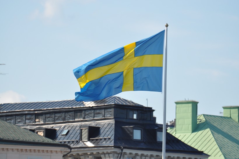 飘扬的瑞典国旗图片(12张)