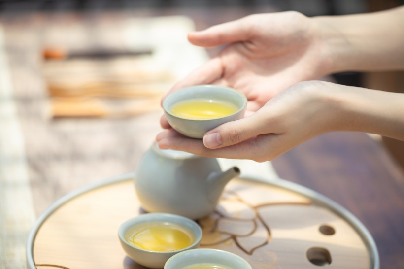 色泽莹亮爽口的茶水图片(13张)