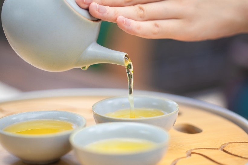 色泽莹亮爽口的茶水图片(13张)