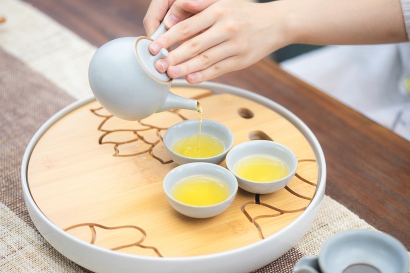 色泽莹亮爽口的茶水图片(13张)