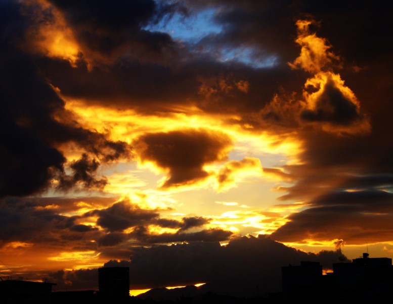 傍晚的彩云图片(11张)