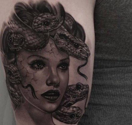 一组蛇发美杜莎女郎纹身图片