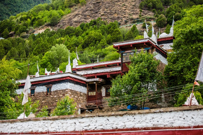 四川甘孜甲居藏寨风景图片(19张)