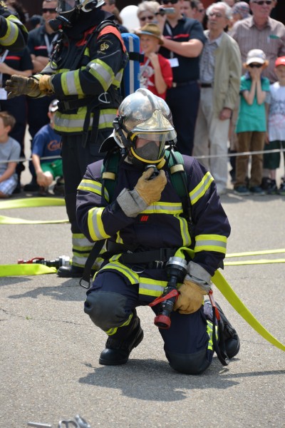 英勇的消防员图片(12张)