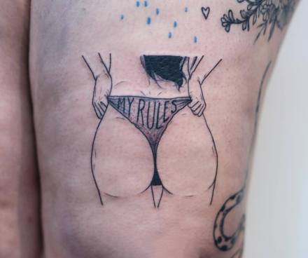 把女性臀部照片纹在身上的个性纹身图片
