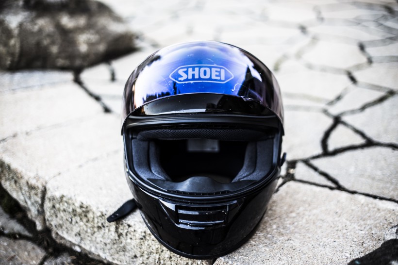 炫酷的摩托车头盔图片(10张)