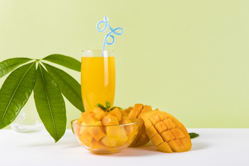 切块的芒果和鲜榨芒果汁图片(11张)