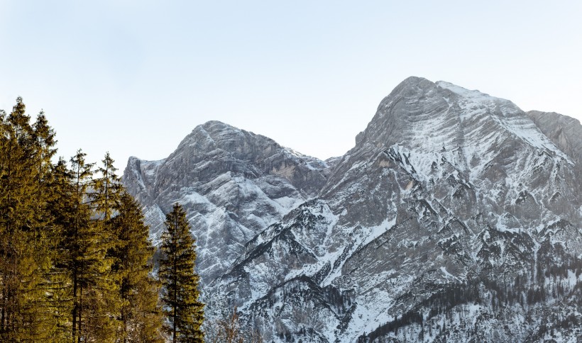 峻峭的雪山图片(10张)