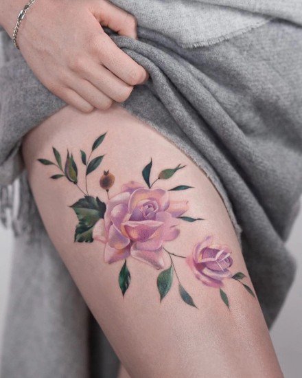 靓丽时尚的水彩小花卉纹身图片