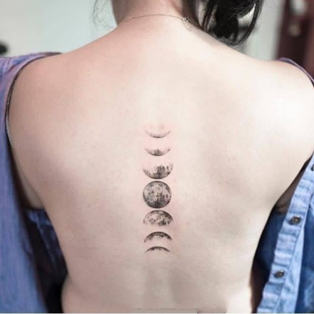 女生后背好看的18张小纹身图案