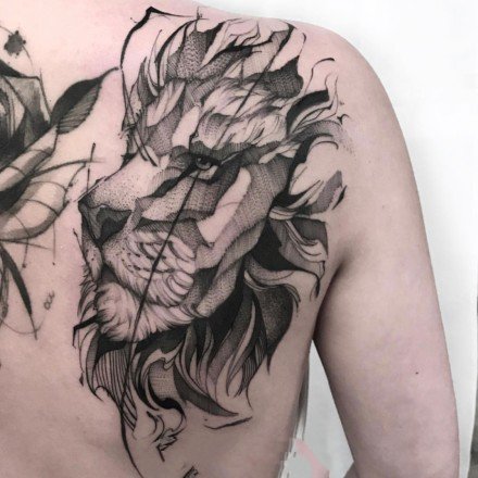 很霸气的黑灰狮子纹身作品图案