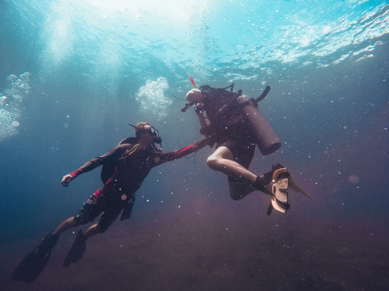 海底潜水人物图片(11张)