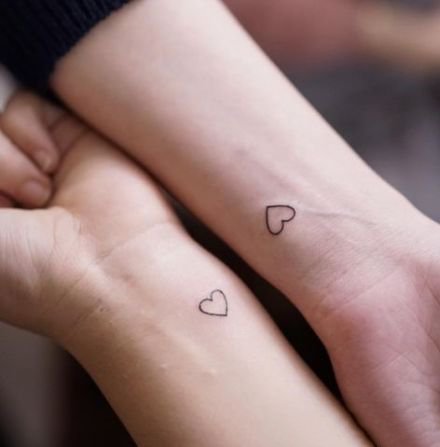 简单的情侣成对爱心纹身图片