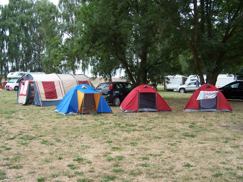 野外露营搭建的帐篷图片(15张)