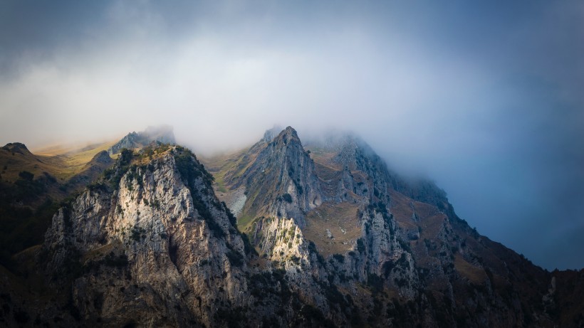 陡峭的山峰图片(10张)