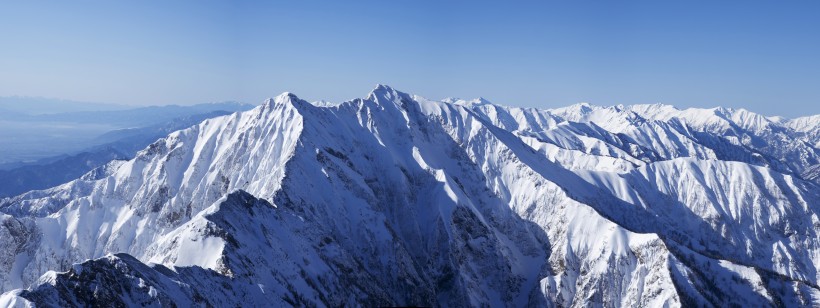 陡峭的山峰图片(10张)