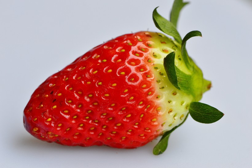 一颗熟透的草莓图片(10张)