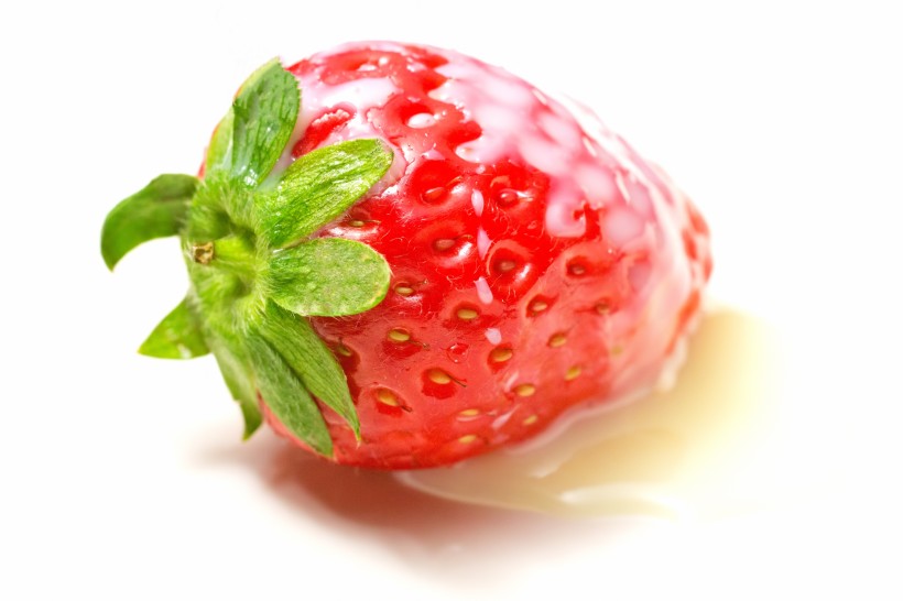 一颗熟透的草莓图片(10张)