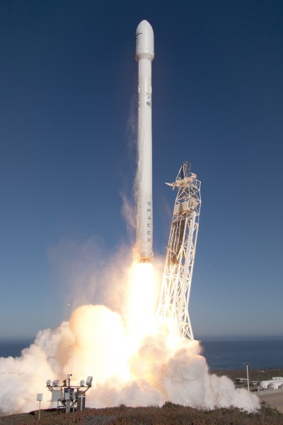 发射升空的火箭图片(12张)