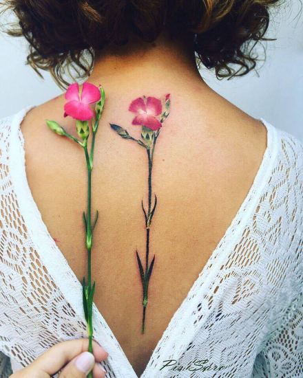 纹在脊柱上的脊椎之花纹身图案