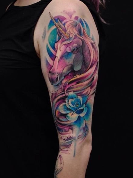 好看的一组彩色骏马纹身图案