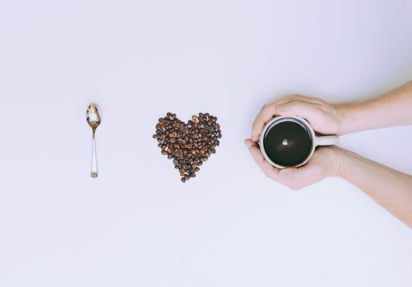 咖啡豆拼成的爱心形状图片(11张)