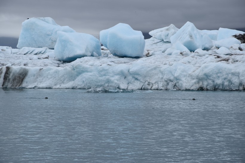 寒冷的冰川图片(16张)