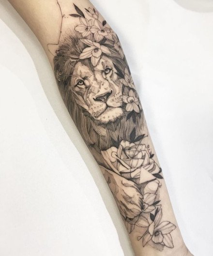 老虎和狮子的一组黑灰纹身作品欣赏