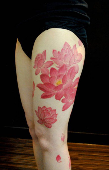 漂亮的一组莲花纹身图案赏析