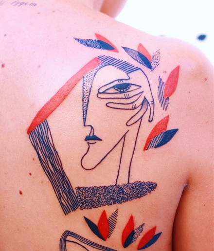 线条组成的涂鸦风格人脸纹身图片