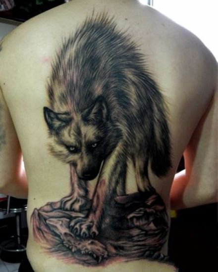 凶恶的血狼等狼纹身图案9张
