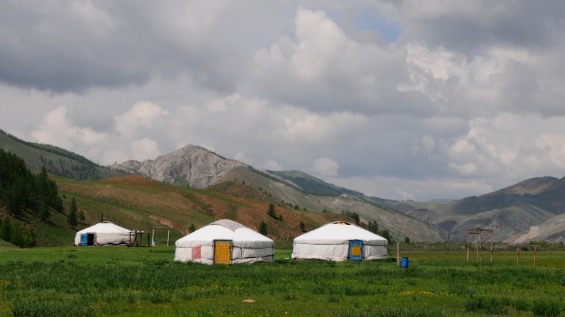 内蒙古草原上的蒙古包图片(12张)