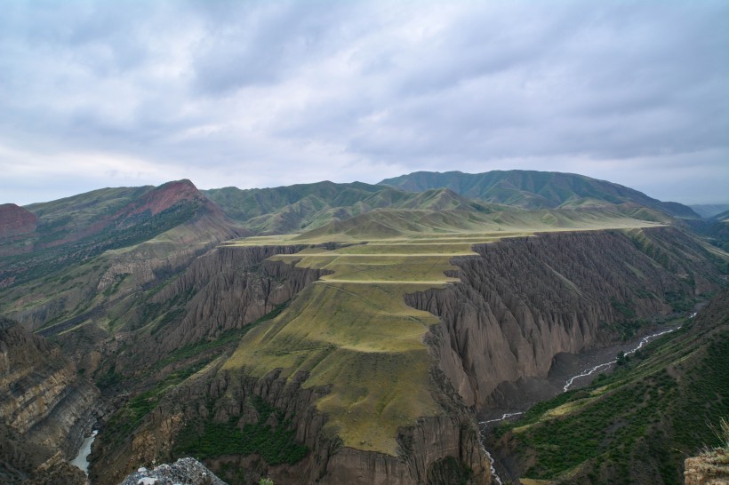 新疆乌苏大峡谷自然风景图片(14张)