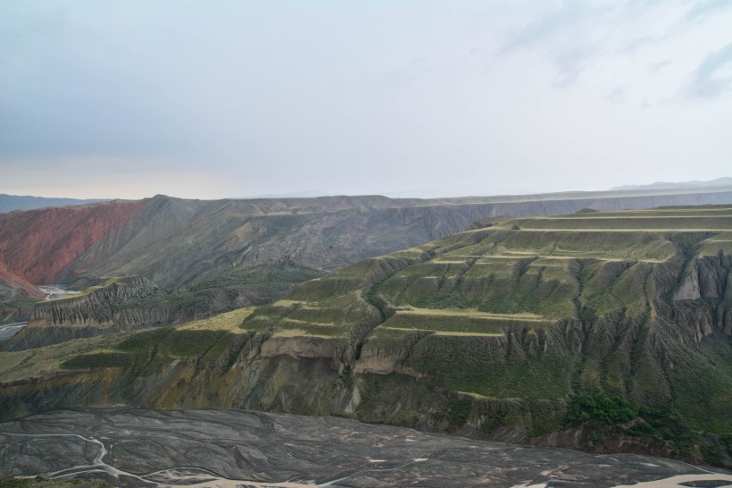 新疆乌苏大峡谷自然风景图片(14张)