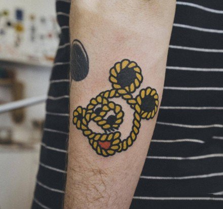 来自韩国的一组小绳子主题纹身图