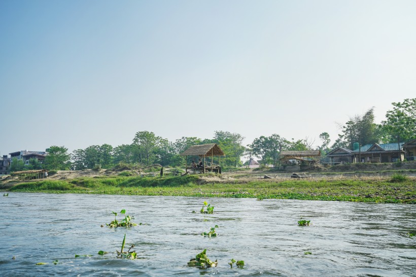 尼泊尔奇特旺国家公园河流自然风景图片(9张)