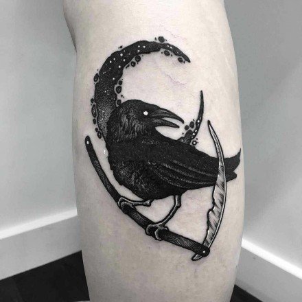 乌鸦主题的9张深黑色乌鸦纹身图案