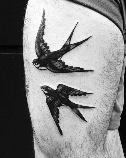 两只燕子主题的双飞燕纹身图案欣赏