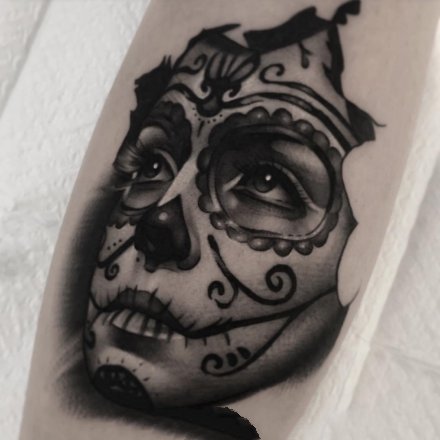 欧美黑灰小图人物骷髅眼睛写实肖像纹身