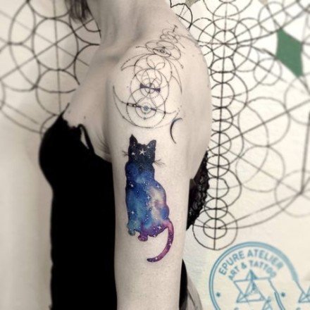 猫的轮廓+星空主题的一组纹身作品