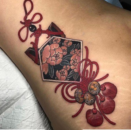 一波红色调日式风格的传统纹身图案