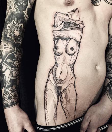 法国巴黎的浪漫裸女人像纹身图案