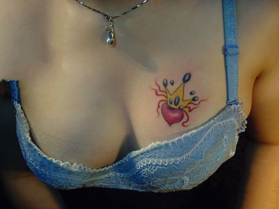 女士胸部处的小清新9张纹身作品