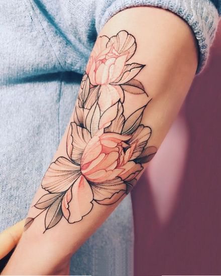 18张女生的粉红色素净的花朵纹身图案