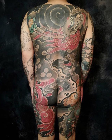 传统日式的满背通体纹身图案9张