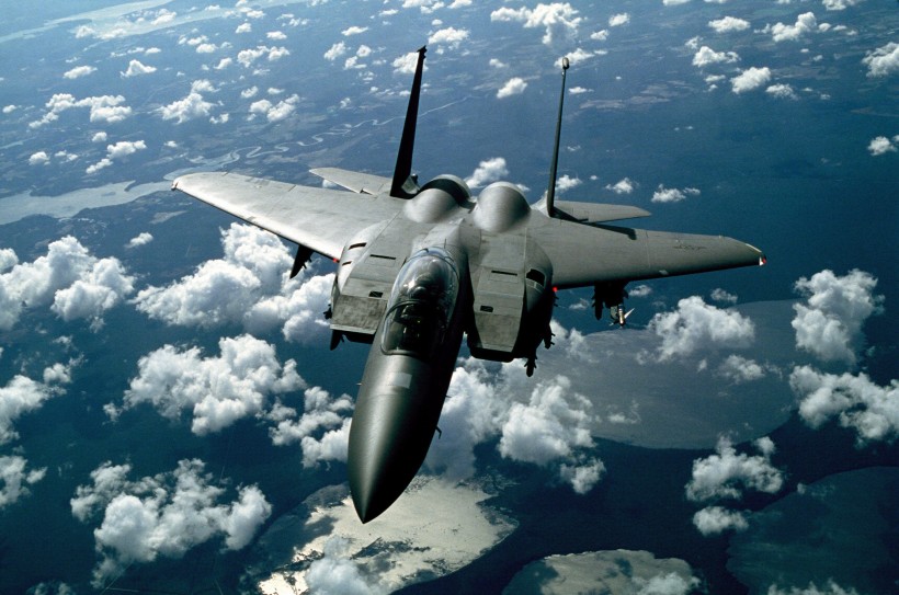 空中的战斗机图片(12张)