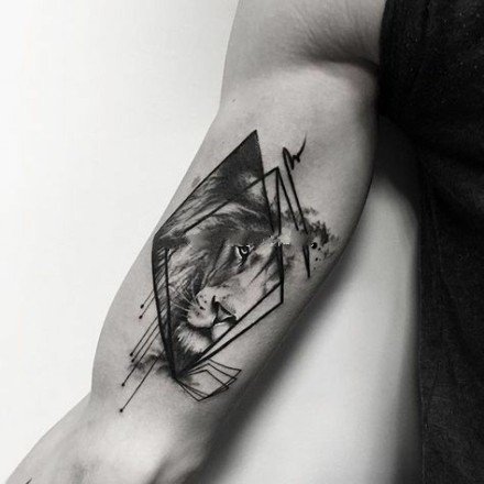 黑灰帅气的一组几何图形狮子纹身图片