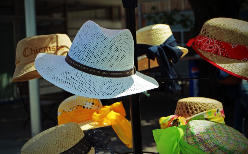 夏季出游必备的遮阳草帽图片(12张)