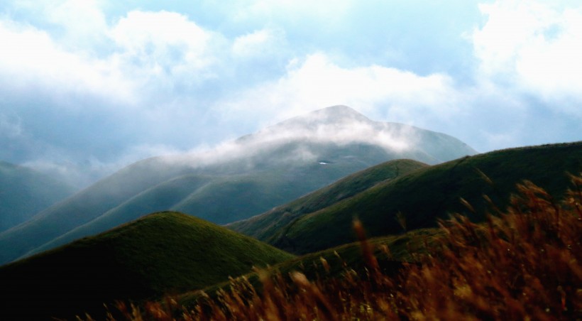 江西武功山云海自然风景图片(19张)