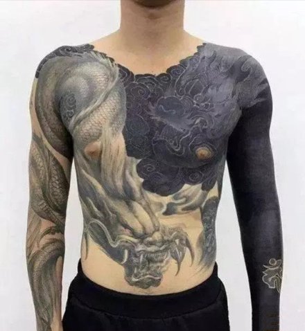 18张大黑臂与图腾结合的纹身作品